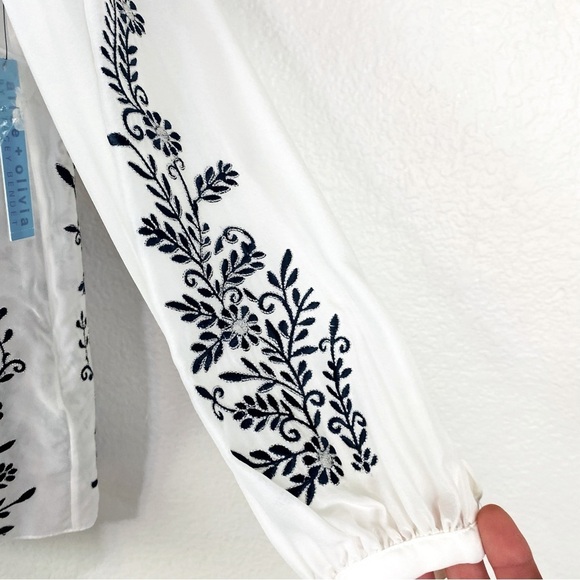 Alice + Olivia Blue/White Preston Embroidered Long Sleeve Peasant Top Size S - Picture 5 of 9